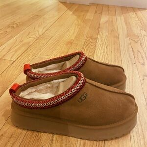 UGG Women’s Tazz II Slippers in Chestnut